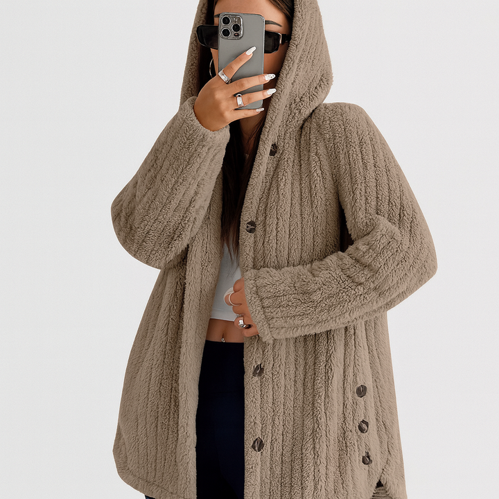 Nora Teddyjacka med Huvа